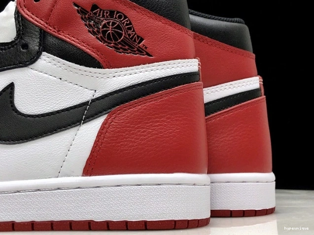 HYPE 555088-125 Black Toe Retro 1 Air Jordan 0719